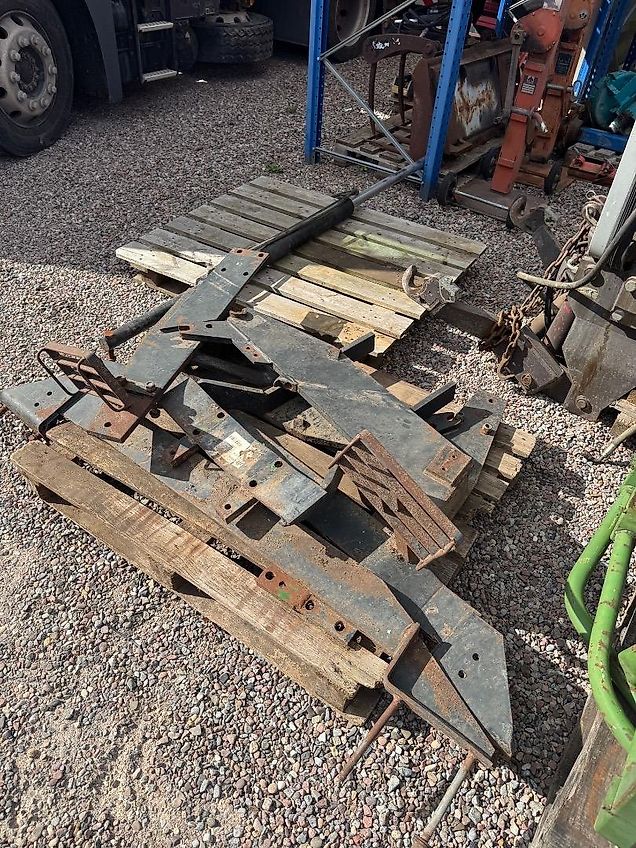 John Deere Alö/Quicke Schwinge Q 640 US Euro, BJ 1995, mit Konsolen (vom 2140), passen vermutlich an alle alten 4-Zylinder-Modelle, ohne Steuergerät