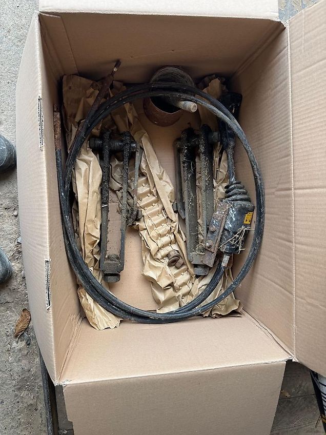 John Deere Alö/Quicke Schwinge Q 640 US Euro, BJ 1995, mit Konsolen (vom 2140), passen vermutlich an alle alten 4-Zylinder-Modelle, ohne Steuergerät