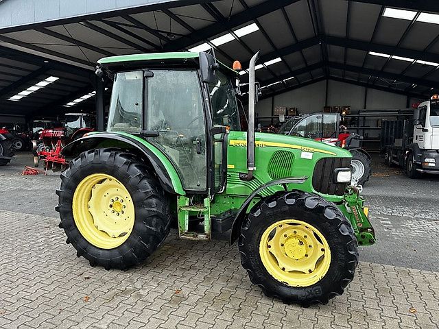 John Deere 5620