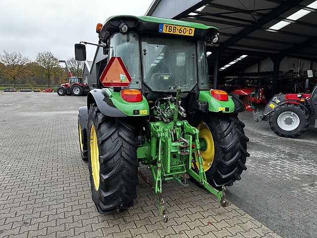 John Deere 5620
