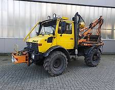 Daimler-Benz UNIMOG 424