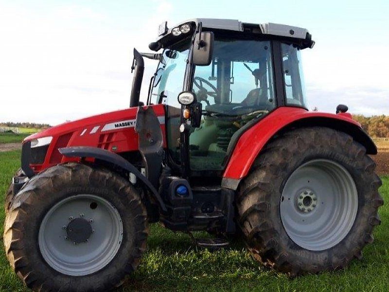 Massey Ferguson 5613