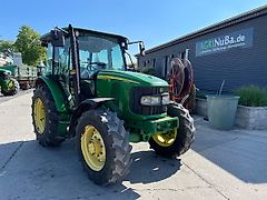John Deere 5820