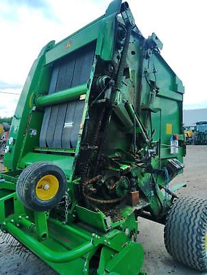 John Deere PRESSE JOHN DEERE 864