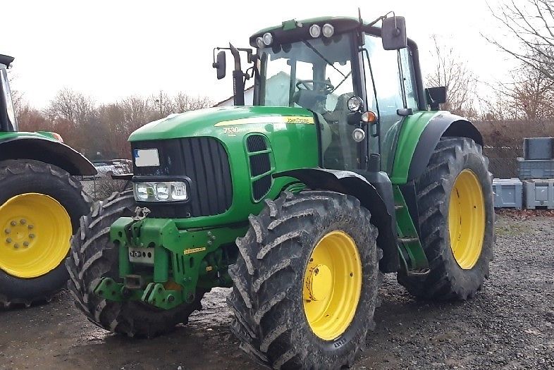 John Deere 7530