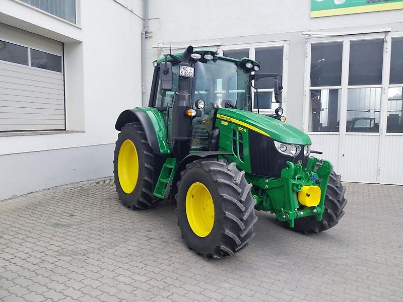 John Deere 6120M