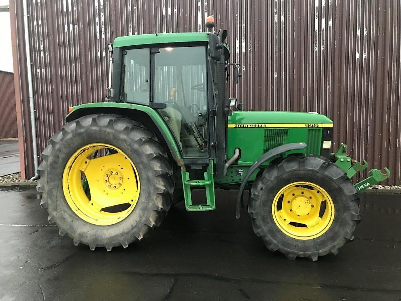 John Deere 6310