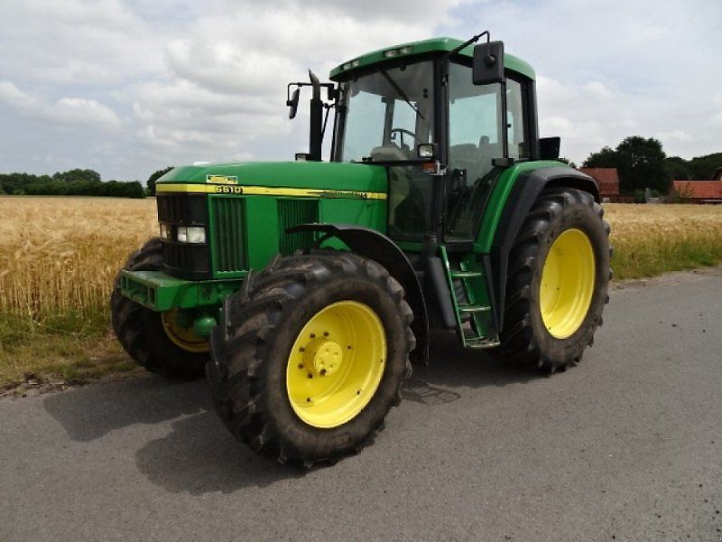 John Deere 6610