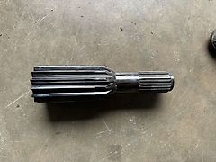 John Deere Shaft (used) - John Deere 8020, 8030, 8R