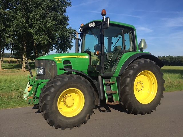 John Deere 6430