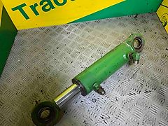 John Deere RH TRIPLE LINK SUSPENSION CYLINDER TLS (used) - John Deere 7020, 7030