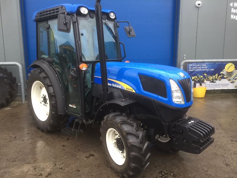 New Holland T4030V