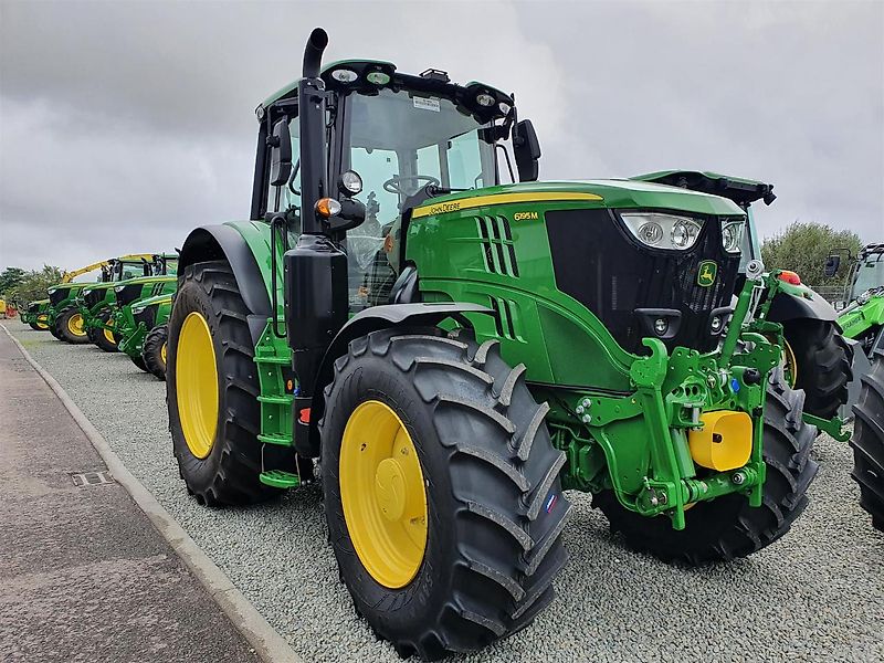 John Deere 6195M