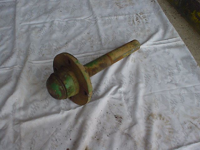 John Deere 336 Radnabe klein