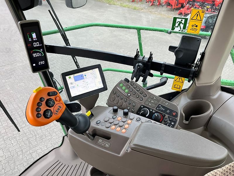 John Deere 8500