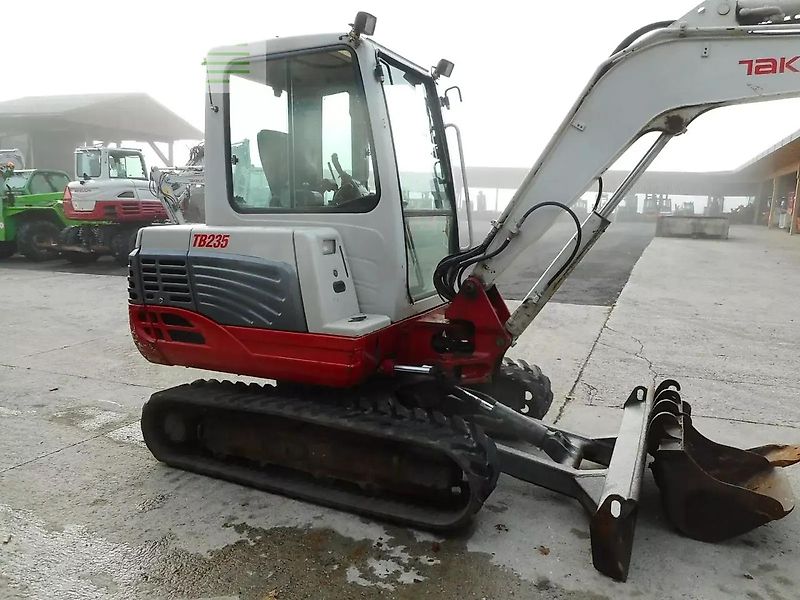 Takeuchi tb 235 ( 3.530kg ) hydr. sw + 3 löffel