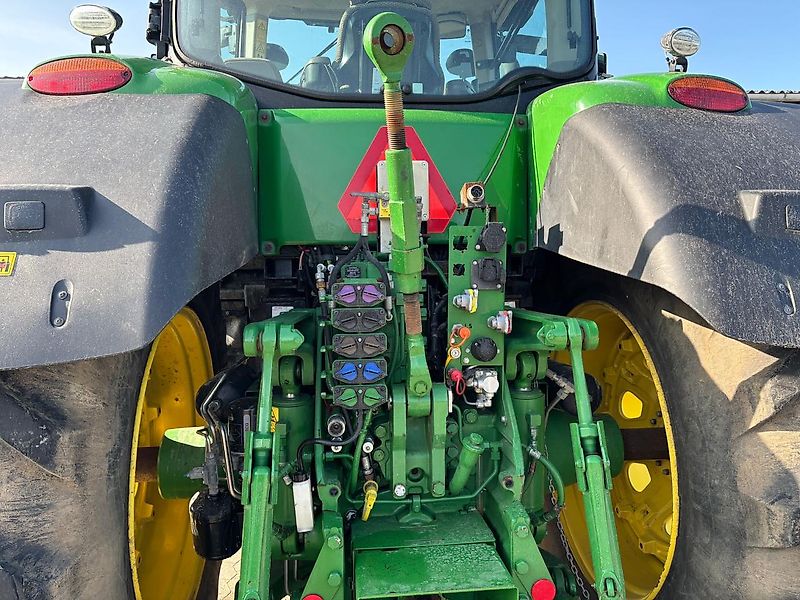 John Deere 8320R