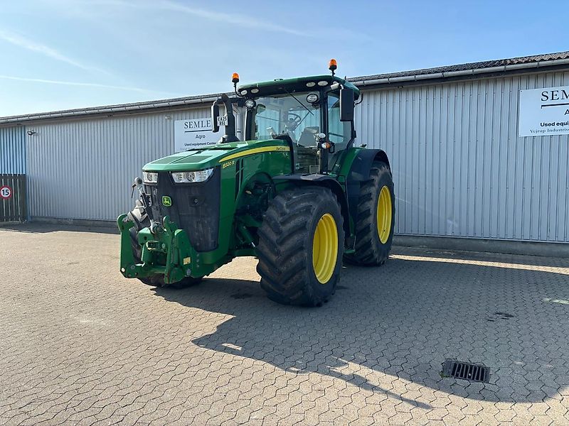 John Deere 8320R