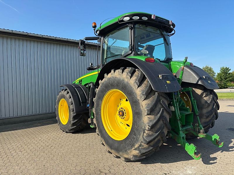 John Deere 8320R