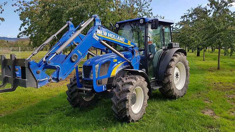 New Holland T4040