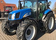 New Holland TSA 100 Allrad Traktor New Holland TSA 100 Allrad Traktor