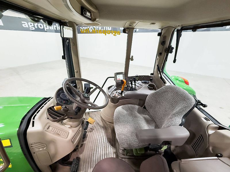 John Deere 6330 Premium tractor, PowerQuad 40 km/h, TLS, air brakes, Command Center