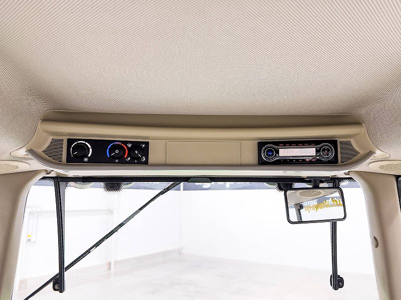 John Deere 6330 Premium tractor, PowerQuad 40 km/h, TLS, air brakes, Command Center