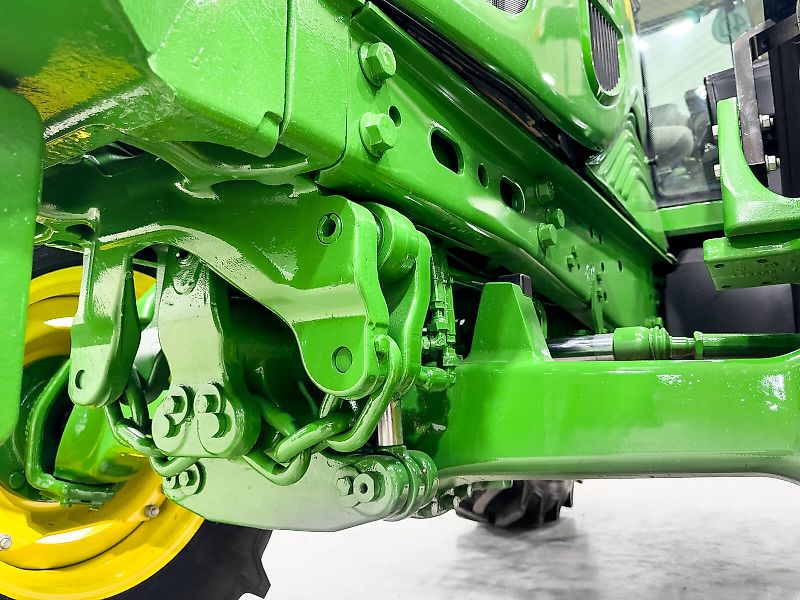 John Deere 6330 Premium tractor, PowerQuad 40 km/h, TLS, air brakes, Command Center