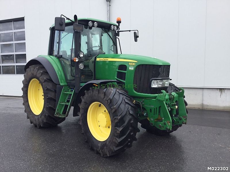 John Deere 6830