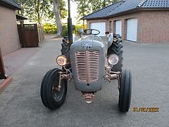 Massey Ferguson FE 35