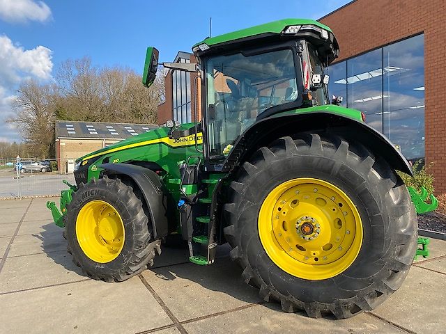 John Deere 8R 310