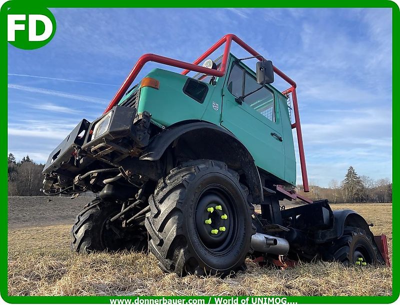 Mercedes-Benz Unimog U1000 mit Werner Forstausrüstung