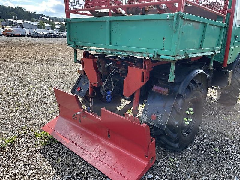 Mercedes-Benz Unimog U1000 mit Werner Forstausrüstung