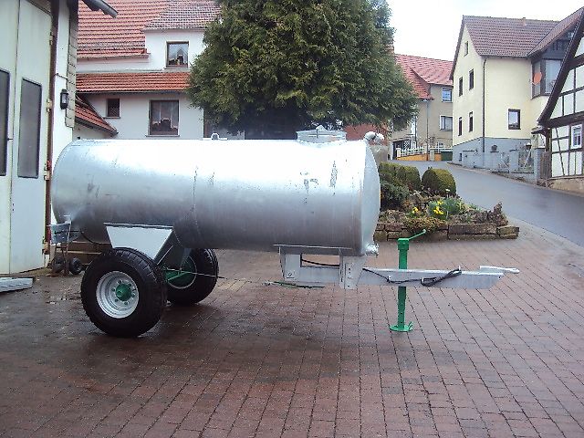 AGRITECH Wasserwagen 3000 Liter verzinkt auch 5000 + 6000 Liter Wasserfass