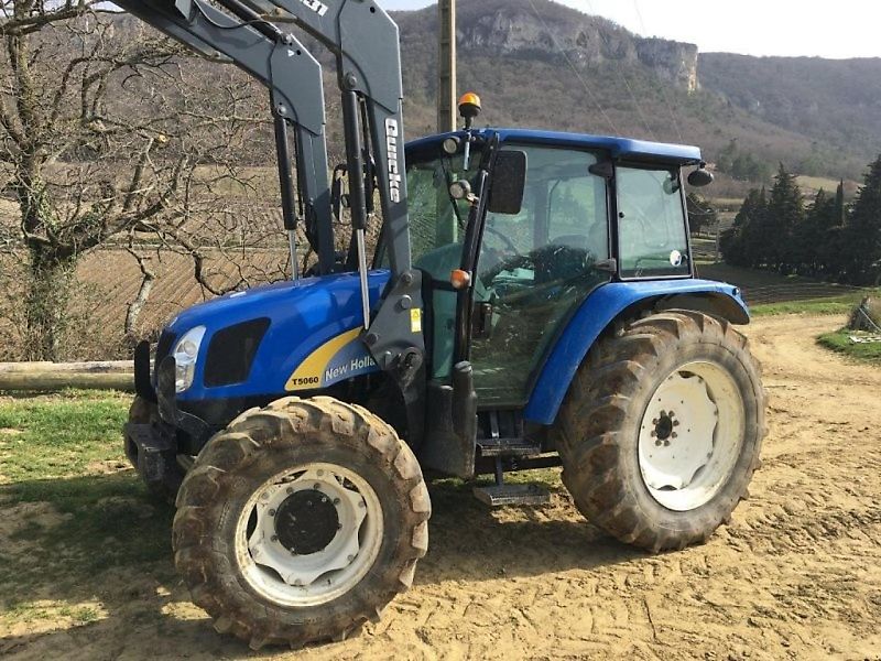 New Holland T5060