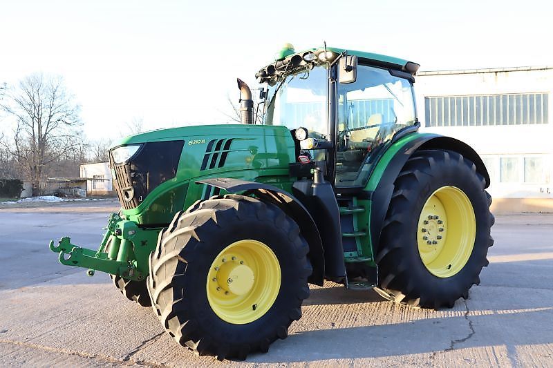 John Deere 6210R