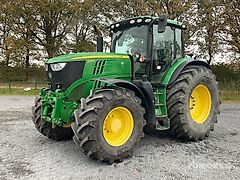 John Deere 6215R