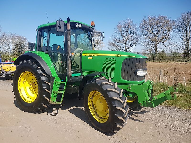 John Deere 6820