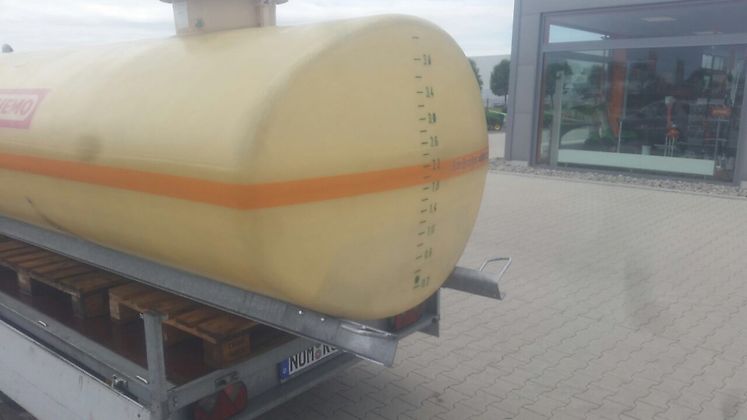 Chemowerk GmbH  Fass 4000 Liter mit Pumpe 
