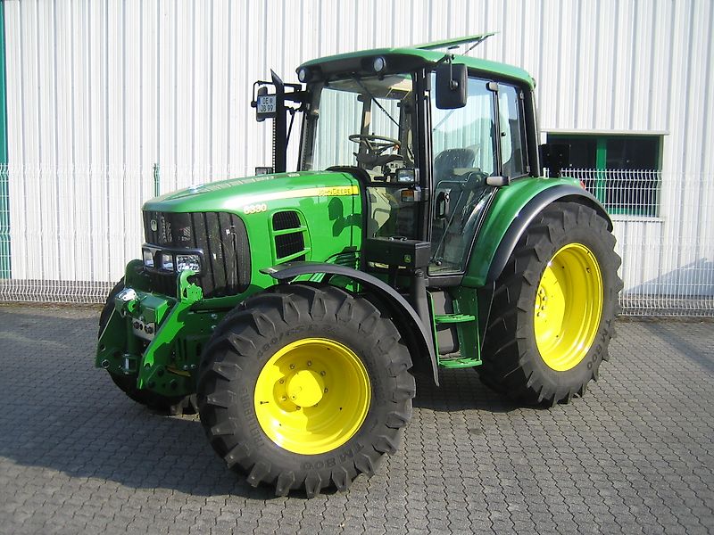 John Deere 6330