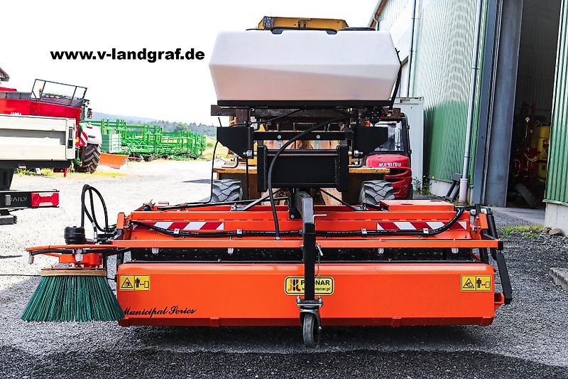 Pronar ZM 2000 Kehrmaschine 2m + Seitenbesen