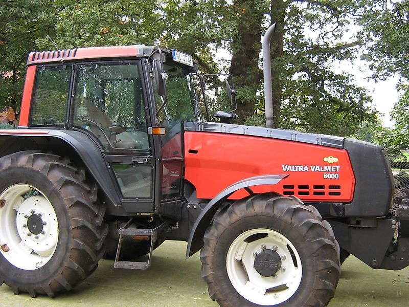 Valtra 8000