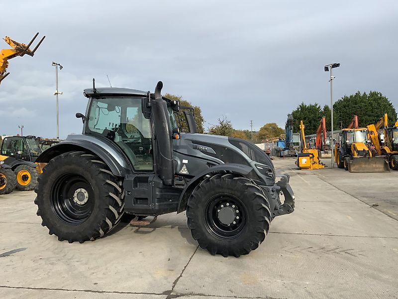 Valtra T144