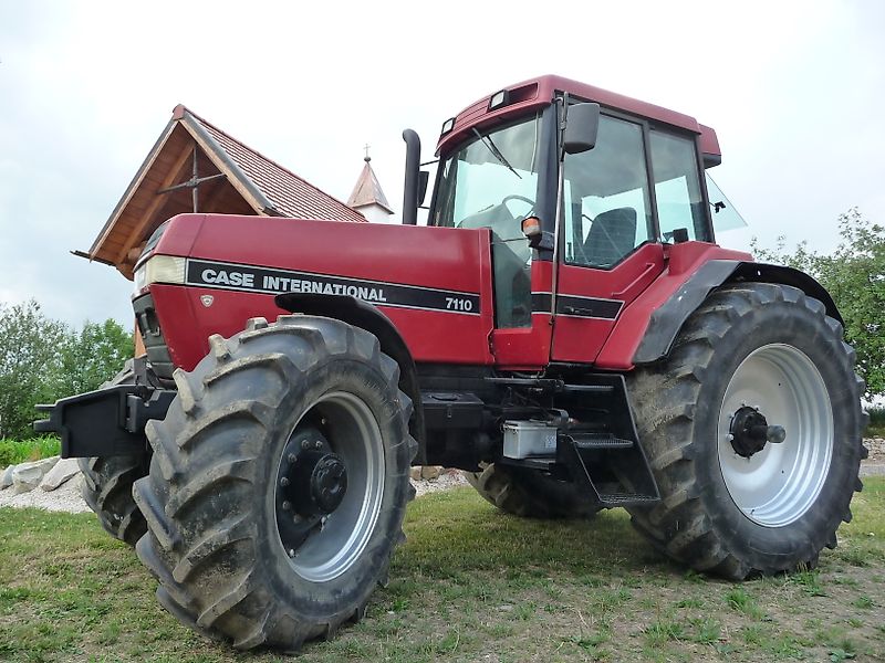 Case IH Magnum 7110