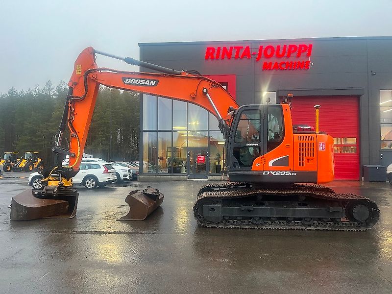 Doosan DX 235 LCR / Engcon, 3 kauhaa, Rasvari