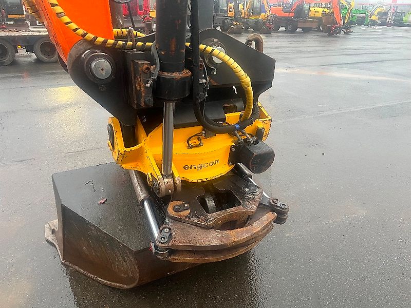 Doosan DX 235 LCR / Engcon, 3 kauhaa, Rasvari