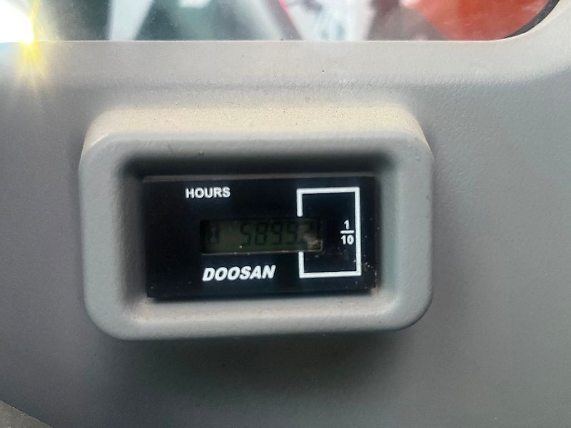 Doosan DX 235 LCR / Engcon, 3 kauhaa, Rasvari