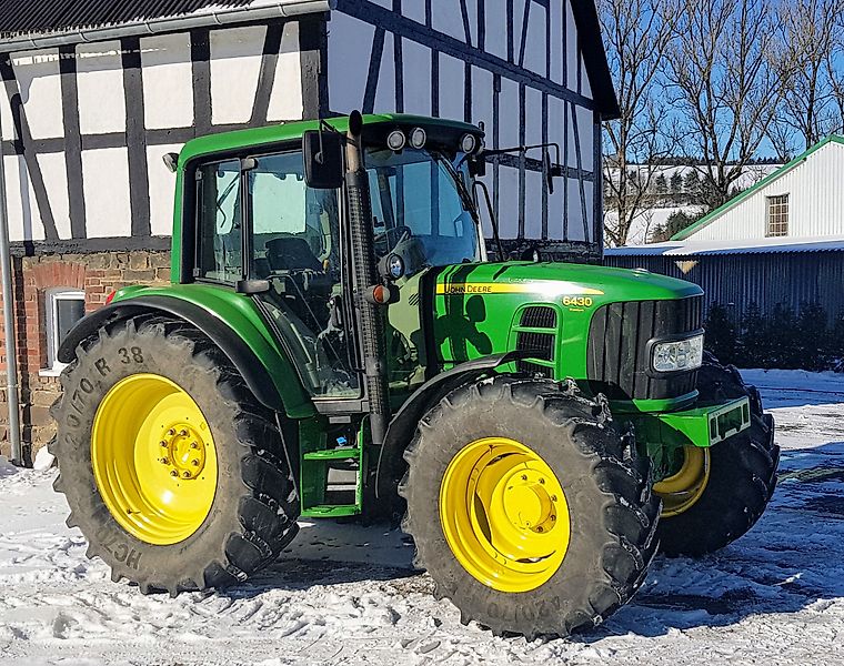 John Deere 6430