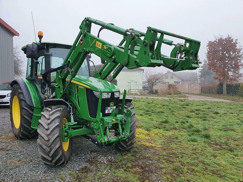 John Deere 5085M