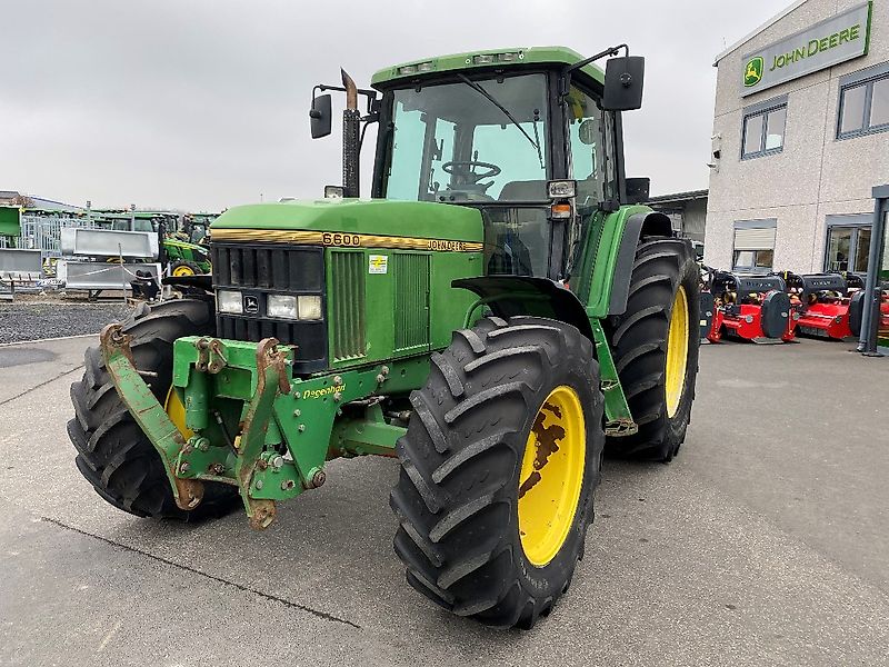 John Deere 6600